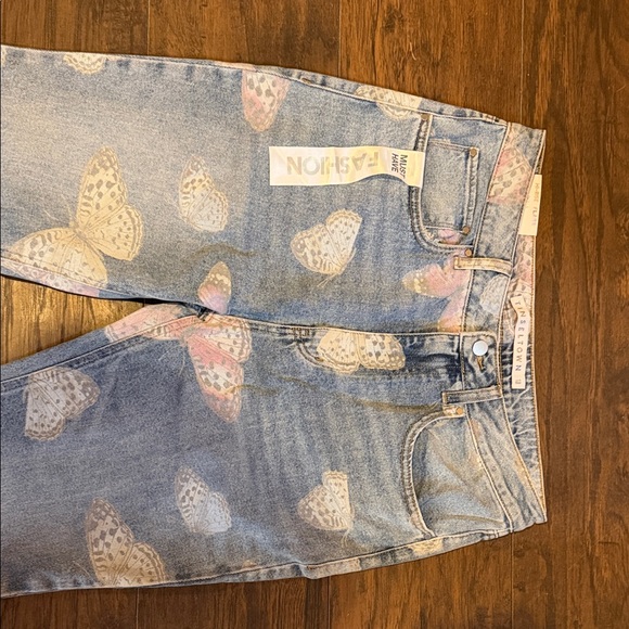 Tinseltown Blue Heart Pattern Flare Jeans - Picture 2 of 3